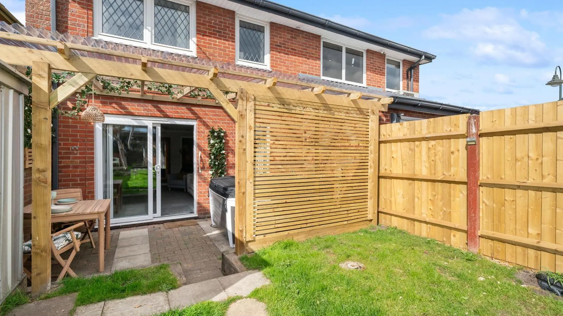 3Br Home With Hot Tub And Garden Totton United Kingdom