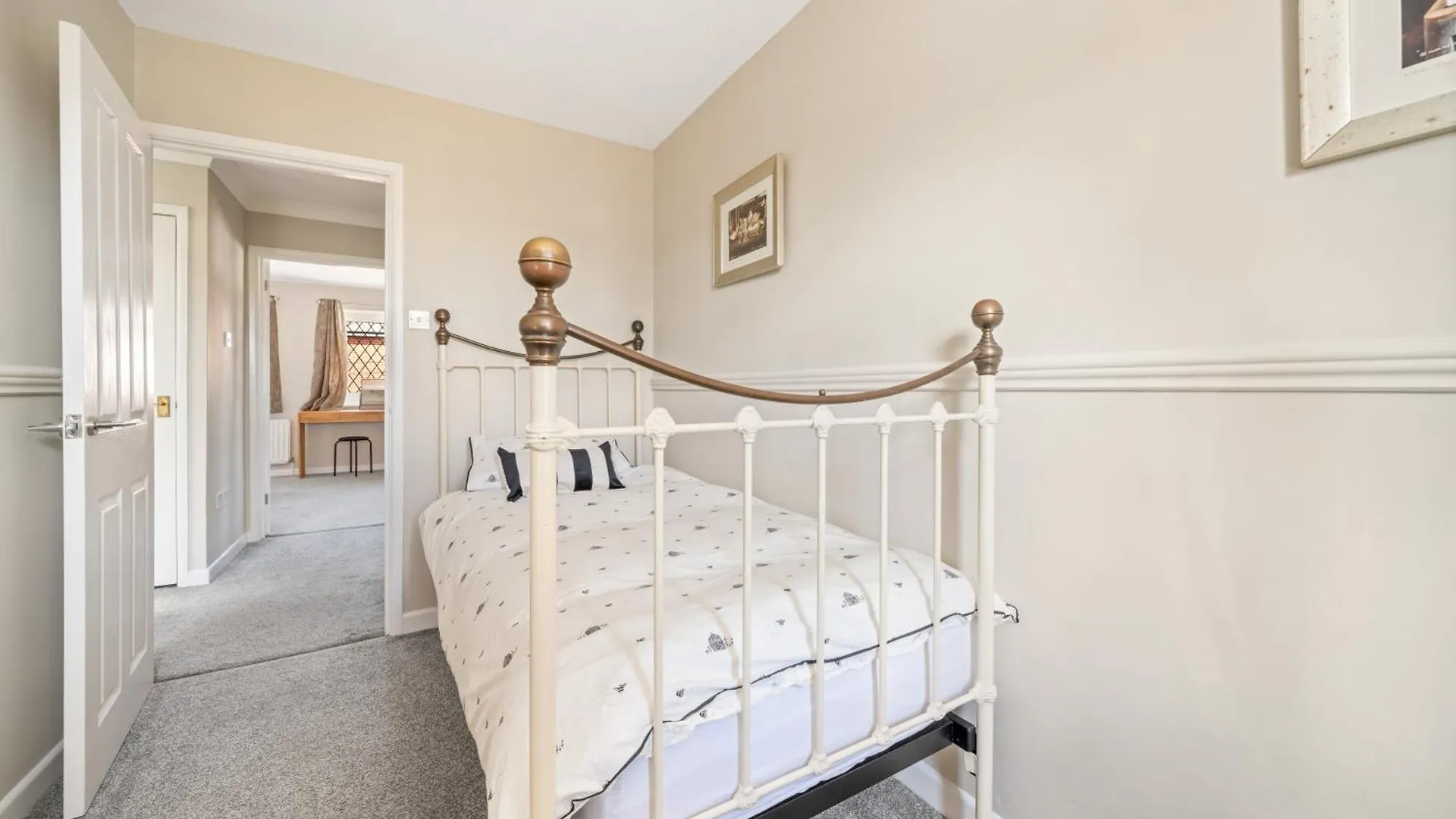 Holiday home 3Br Home With Hot Tub And Garden Totton United Kingdom
