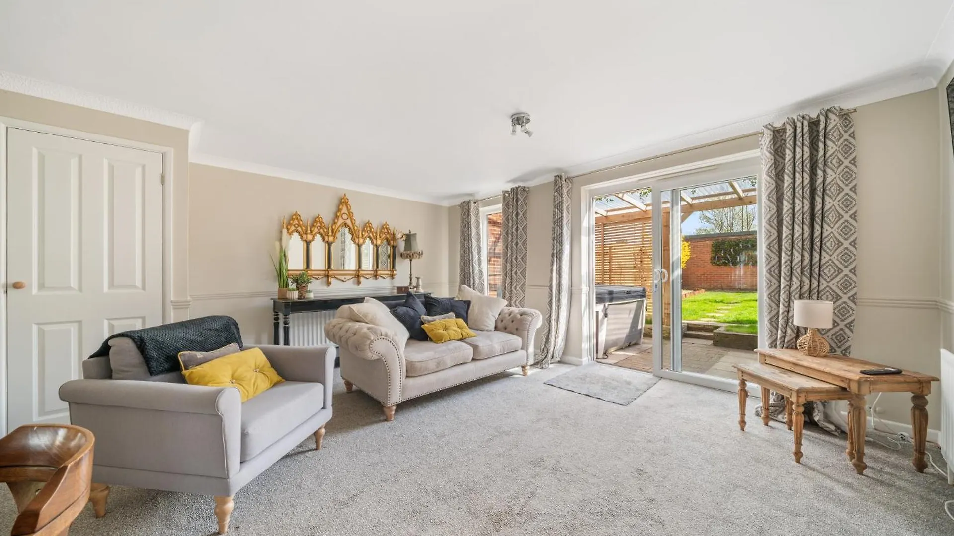 3Br Home With Hot Tub And Garden Totton